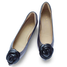 Load image into Gallery viewer, Jamie Pink Rose Pumps in White
