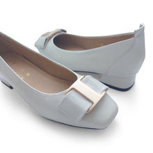 Load image into Gallery viewer, Selina Signature lambskin pumps with gold buckle
