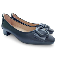 Load image into Gallery viewer, Signature lambskin pumps with belt buckle
