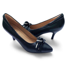 Load image into Gallery viewer, Caitlyn Signature lambskin pumps with whiskers bow
