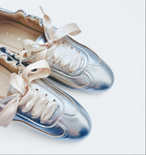 Load image into Gallery viewer, Gigi Metallic Sneakerina
