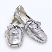 Load image into Gallery viewer, Aeris Ribbon Sneakers
