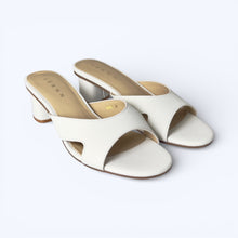 Load image into Gallery viewer, Claude Low Heel Sandals
