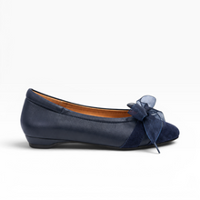 Load image into Gallery viewer, Clara Ribbon Pumps
