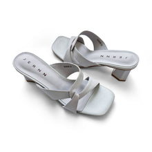 Load image into Gallery viewer, Vivia side cross sandals
