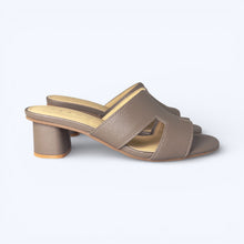Load image into Gallery viewer, Hannah Low Heel Sandals
