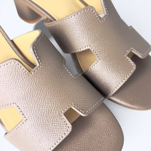 Load image into Gallery viewer, Hannah Low Heel Sandals

