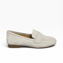 Load image into Gallery viewer, Simone Loafers
