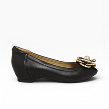 Load image into Gallery viewer, Chiara Floral Flats
