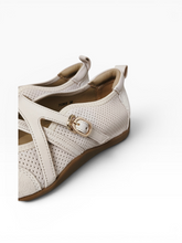 Load image into Gallery viewer, Jenny Comfort Sneakers

