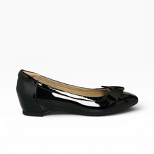 Load image into Gallery viewer, Adeline Bow Pumps
