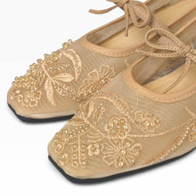 Load image into Gallery viewer, Marielle Embroidered Flats
