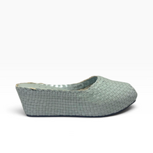Load image into Gallery viewer, Handwoven Square Front wedges
