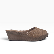 Load image into Gallery viewer, Handwoven Square Front wedges
