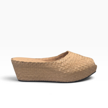 Load image into Gallery viewer, Handwoven Square Front wedges
