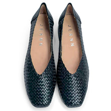 Load image into Gallery viewer, Evelyn handwoven square round low pumps
