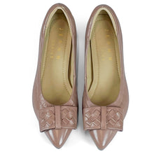 Load image into Gallery viewer, Helena Signature lambskin pumps with weaved ribbon
