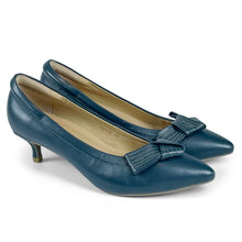 Load image into Gallery viewer, Josephine Signature lambskin pumps with folded ribbon
