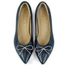 Load image into Gallery viewer, Jada Signature lambskin pumps with delicate diamond bow
