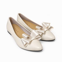 Load image into Gallery viewer, Amelie Triple Bow Flat
