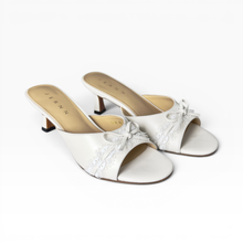 Load image into Gallery viewer, Linda Lace Low Heel Sandals
