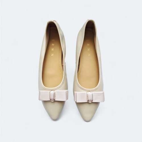 Monty Pointed Flats
