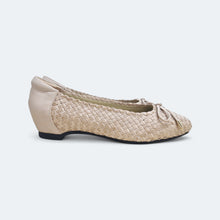 Load image into Gallery viewer, Holly Weaved Flats
