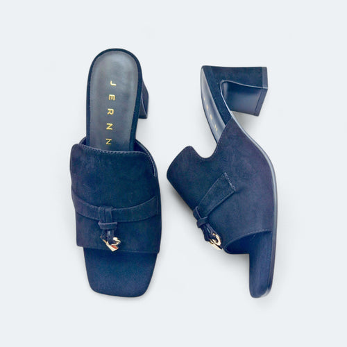 Loro Anne Low Heel