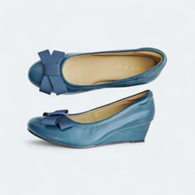 Load image into Gallery viewer, Jeanne Lambskin Leather High Wedges
