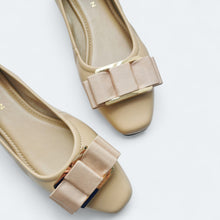 Load image into Gallery viewer, Charmaine Comfy Flats
