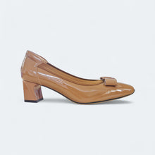 Load image into Gallery viewer, Elara Soft Patent Pumps
