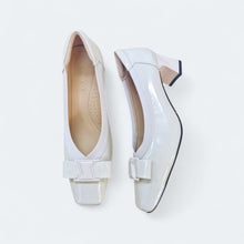Load image into Gallery viewer, Elara Soft Patent Pumps
