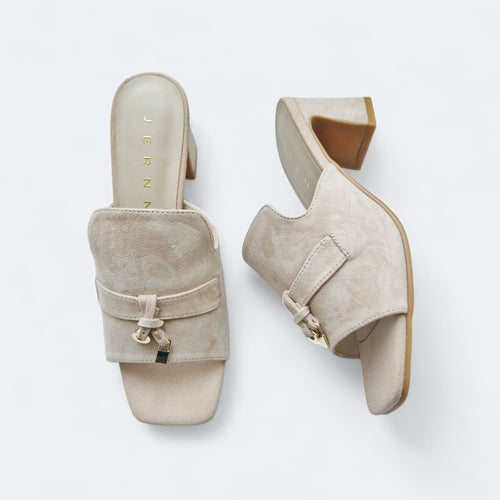Loro Anne Low Heel