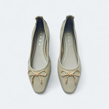 Load image into Gallery viewer, Amber Slip-on Flats
