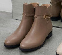 Load image into Gallery viewer, Jenna ankle boots
