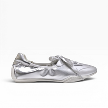 Load image into Gallery viewer, Aeris Ribbon Sneakers
