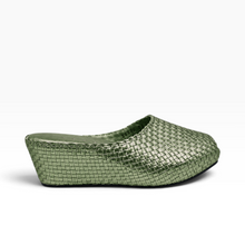 Load image into Gallery viewer, Handwoven Square Front wedges
