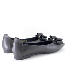 Load image into Gallery viewer, Leather flats with Shantong layered ribbon - 70031
