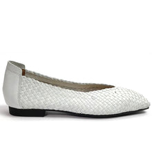 Load image into Gallery viewer, Handwoven square front flat pumps - 50215
