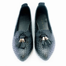 Load image into Gallery viewer, Handwoven loafers with tassels (wider cut) - 40785-36
