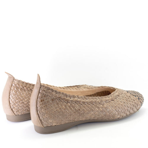 Handwoven leather flats with front interlocking colors - 78527