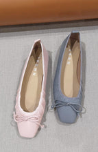 Load image into Gallery viewer, Cassandra Square front flats
